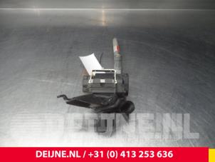 Volvo V70 Veiligheidsgordel links-achter O10283 foto 2