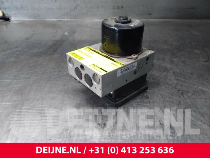 Volvo V70 ABS Pomp O7489
