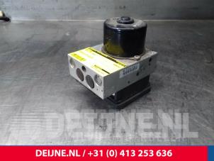 Gebruikte ABS Pomp Volvo V70 (SW) 2.4 D5 20V Prijs € 75,00 Margeregeling aangeboden door van Deijne Onderdelen Uden B.V.