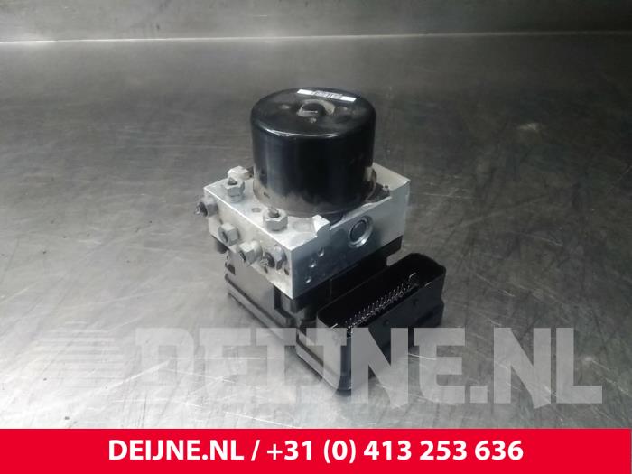 Volvo V40 ABS Pomp O7800