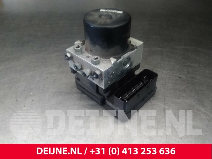 Gebruikte ABS Pomp Volvo V40 (MV) 2.0 D3 20V Prijs € 20,00 Margeregeling aangeboden door van Deijne Onderdelen Uden B.V.