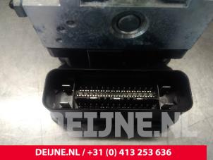 Volvo V40 ABS pump O7805 photo 3