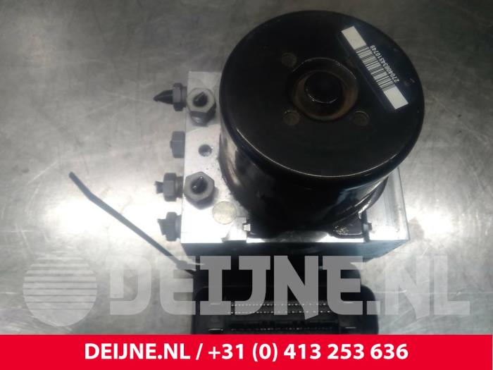 Gebruikte ABS Pomp Volvo V40 (MV) Prijs € 20,00 Margeregeling aangeboden door van Deijne Onderdelen Uden B.V.