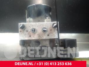 Volvo V40 ABS pump O7806 photo 2