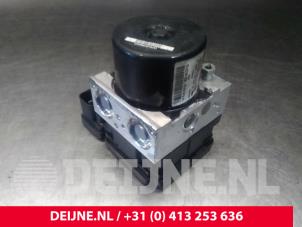 Volvo V40 ABS Pumpe O7808 foto 2