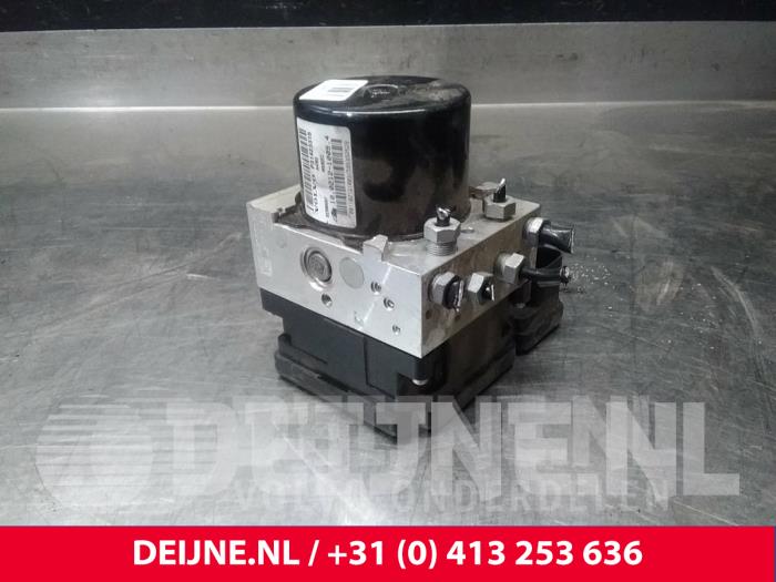 Volvo V40 ABS Pomp O7810