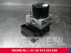 Volvo V40 ABS Pomp O7810 foto 2