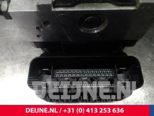 Volvo V40 ABS Pomp O7810 foto 3