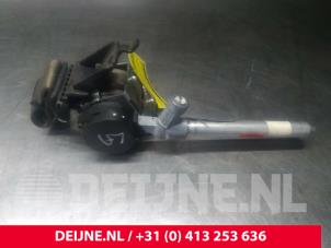 Volvo V70 Veiligheidsgordel links-achter O10288 foto 2