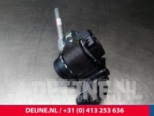 Volvo V70 Veiligheidsgordel links-achter O10289 foto 2