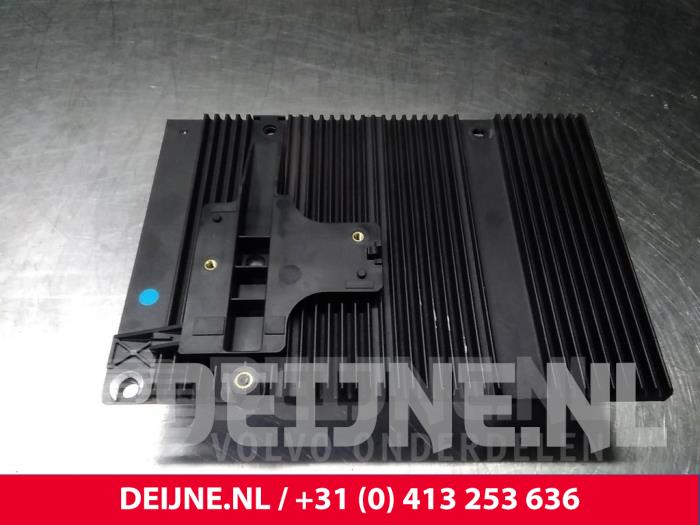 Volvo V50 Radio versterker O10566