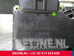 Volvo S60 Drosselklappengehäuse O10653 foto 3