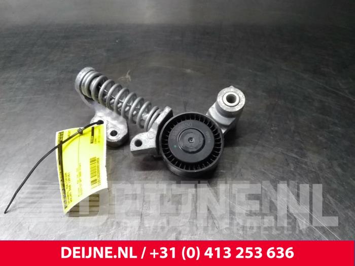 Gebruikte Spanrol Multiriem Volvo S60 II (FS) 2.0 T3 16V Prijs € 30,00 Margeregeling aangeboden door van Deijne Onderdelen Uden B.V.