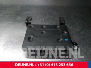 Gebruikte Radio versterker Volvo V60 I (FW/GW) 2.4 D6 20V Plug-in Hybrid AWD Prijs € 60,00 Margeregeling aangeboden door van Deijne Onderdelen Uden B.V.