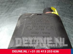 Volvo V60 Relay O10744 photo 2