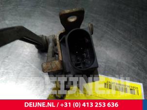 Volvo V60 Xenon hoogteregelaar O10747 foto 2