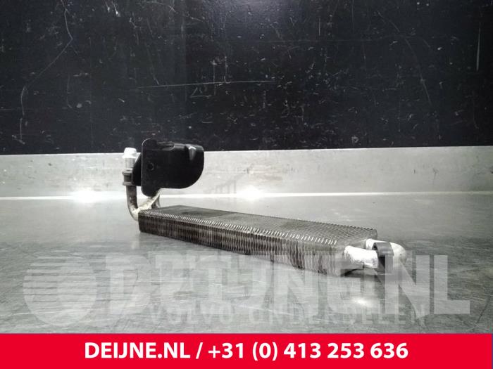 Gebruikte Radiateur Volvo V60 I (FW/GW) 2.4 D6 20V Plug-in Hybrid AWD Prijs € 50,00 Margeregeling aangeboden door van Deijne Onderdelen Uden B.V.