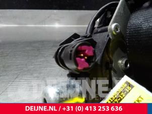 Volvo S60 Rear seatbelt, left O10762 photo 3