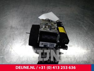 Volvo S60 Veiligheidsgordel midden-achter O10763 foto 2