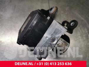 Volvo V70 ABS pump O10842 photo 3
