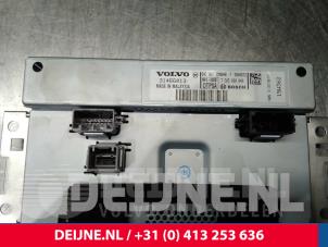 Volvo S60 Display Multi Media regelunit O10932 foto 3