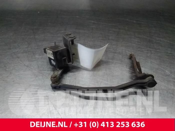 Volvo XC60 Xenon height adjustment O11371
