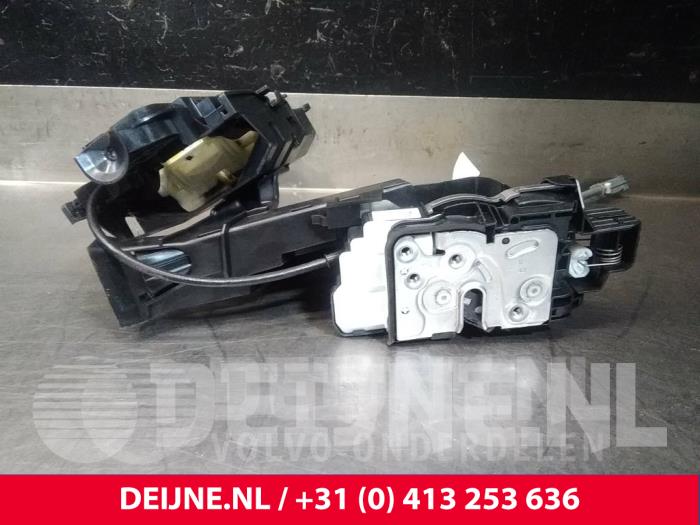 Volvo V90 Deurslot Mechaniek 4Deurs rechts-voor O11451