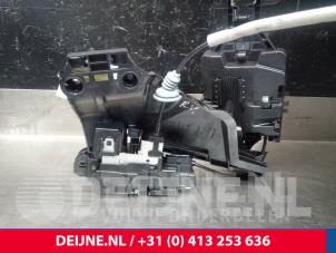 Volvo V90 Front door lock mechanism 4-door, right O11451 photo 2
