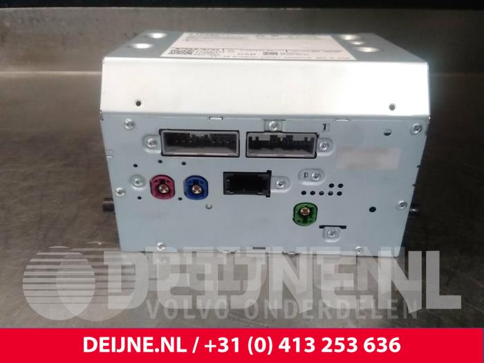 Volvo V90 Radio O11460