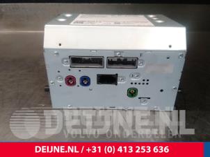Gebruikte Radio Volvo V90 II (PW) 2.0 D4 16V Prijs € 1.000,00 Margeregeling aangeboden door van Deijne Onderdelen Uden B.V.