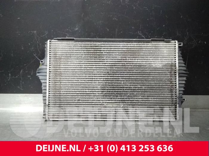 Gebruikte Intercooler Volvo V70 (SW) 2.4 D5 20V Prijs € 70,00 Margeregeling aangeboden door van Deijne Onderdelen Uden B.V.