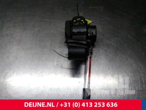 Volvo C70 Front seatbelt, right O12028 photo 2
