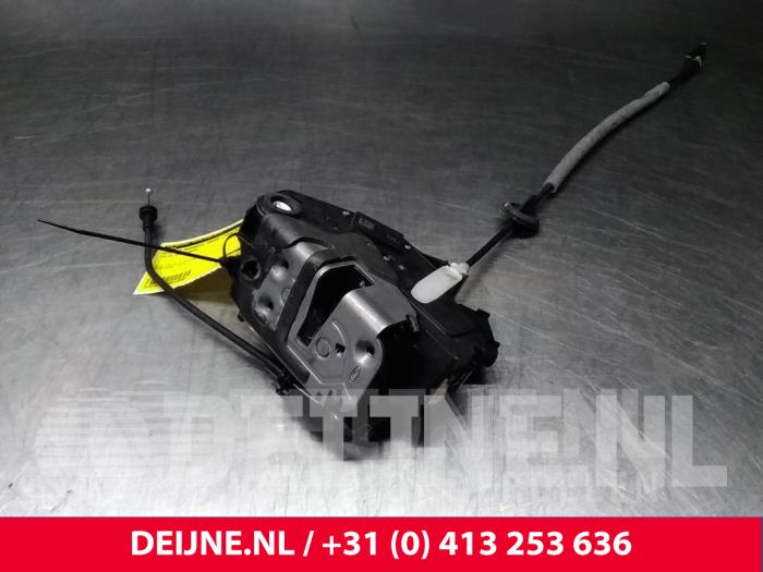 Volvo S60 Türschlossmechanik 4-türig links hinten O12069