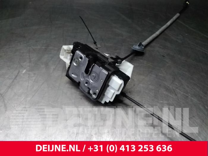 Volvo V40 Deurslot Mechaniek 4Deurs rechts-voor O12086