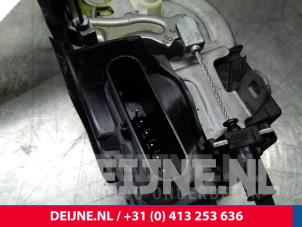 Volvo V40 Front door lock mechanism 4-door, right O12086 photo 3