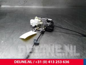 Volvo V40 Front door lock mechanism 4-door, right O12086 photo 2