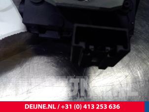 Volvo V40 Slotmechaniek Achterklep O12088 foto 3