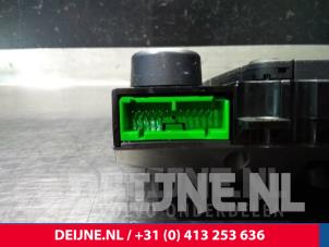 Volvo V70 Heater control panel O12264 photo 3