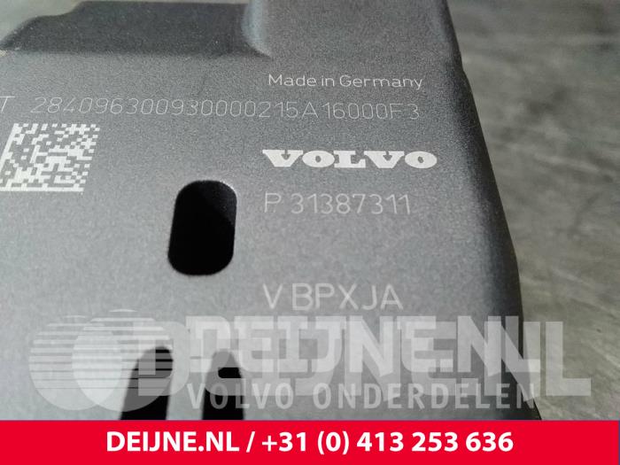 Sensor Remassistent van een Volvo V70 (BW) 2.0 D2 Geartronic 16V 2016