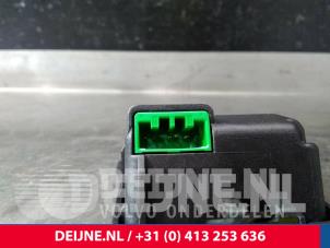 Volvo V70 Bremsassistent Sensor O12504 foto 3