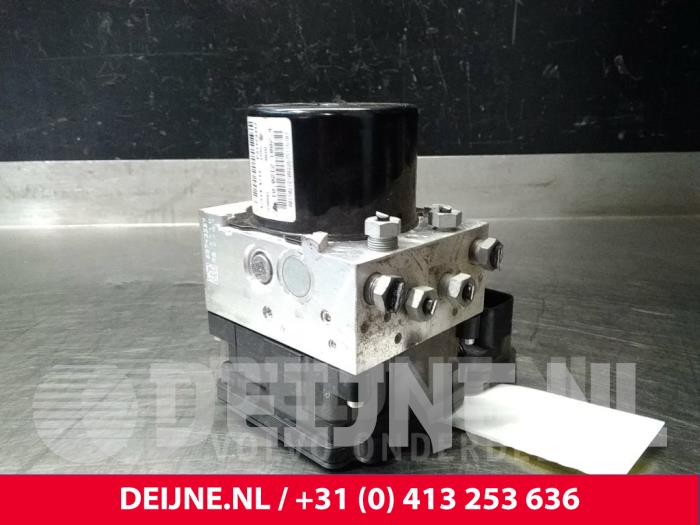 Volvo V70 ABS Pumpe O12526