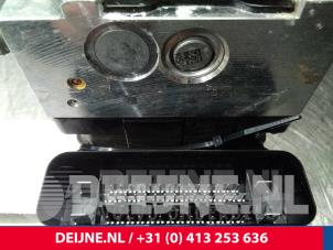Volvo V70 ABS Pomp O12526 foto 3