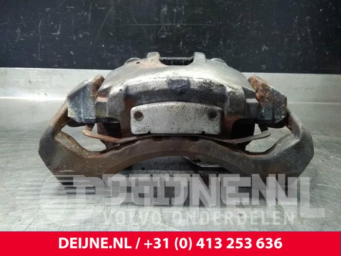 Volvo V70 Bremszange links vorne O12540