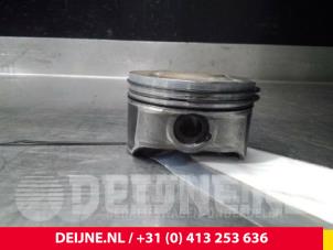 Volvo C70 Zuiger O12719 foto 3