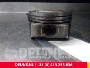 Volvo C70 Zuiger O12721 foto 3