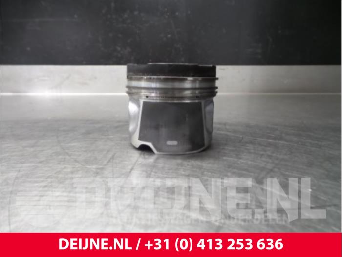 Volvo XC70 Zuiger O12723