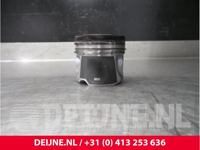 Volvo XC70 Zuiger O12724