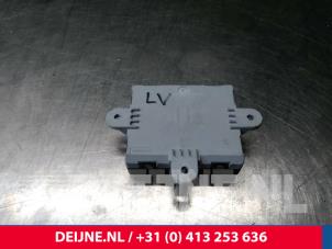 Volvo XC70 Centrale Deurvergrendelings Module O12747 foto 2