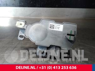 Volvo V40 Electronic ignition key O13017 photo 2