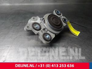 Volvo XC60 Engine mount O13071 foto 2